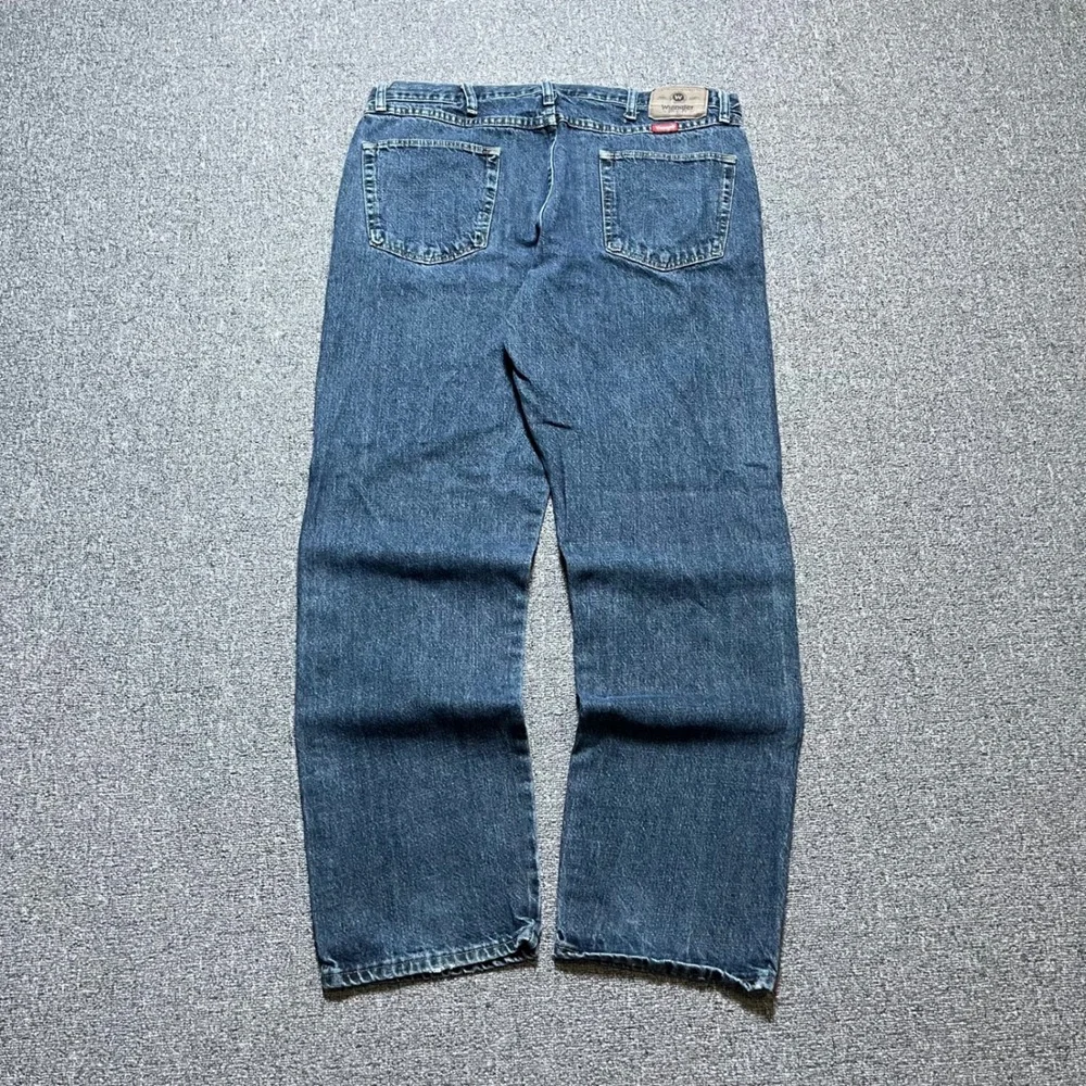 Wrangler Regular Fit Jeans 38x32 Blue Denim Straight Leg Five Pocket‎ 96501QS